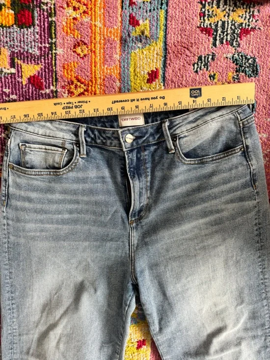 Driftwood Charlee Embroidered Floral Cuff Barrel Leg Jeans Size 33 euc Sundance - Picture 7 of 9